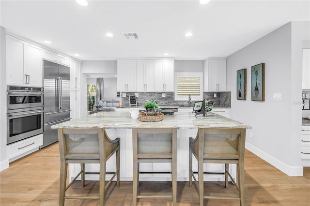 134 RIVIERA WAY NE, St Petersburg, FL 33704