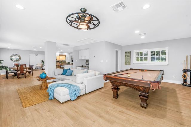 134 RIVIERA WAY NE, St Petersburg, FL 33704