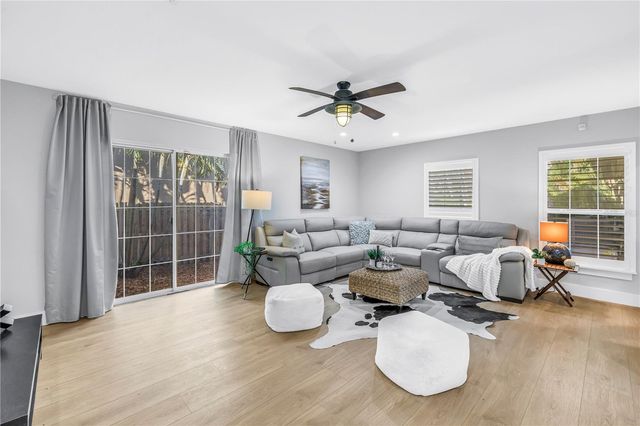 134 RIVIERA WAY NE, St Petersburg, FL 33704