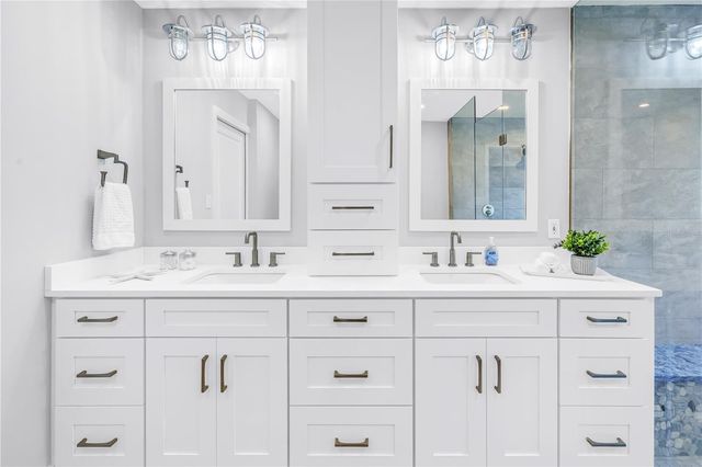 134 RIVIERA WAY NE, St Petersburg, FL 33704