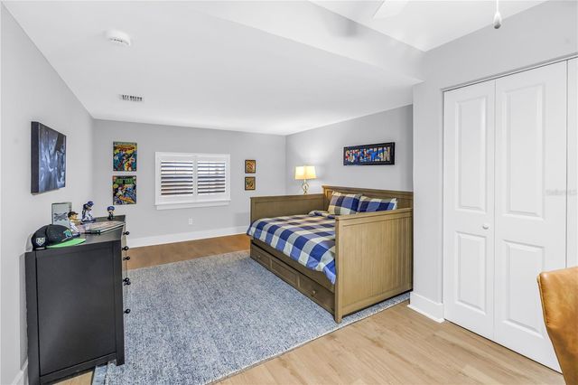 134 RIVIERA WAY NE, St Petersburg, FL 33704