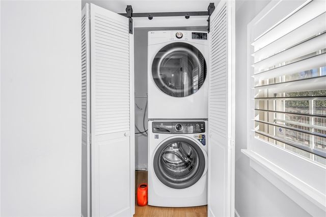 134 RIVIERA WAY NE, St Petersburg, FL 33704