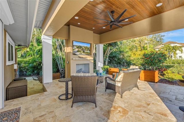 134 RIVIERA WAY NE, St Petersburg, FL 33704