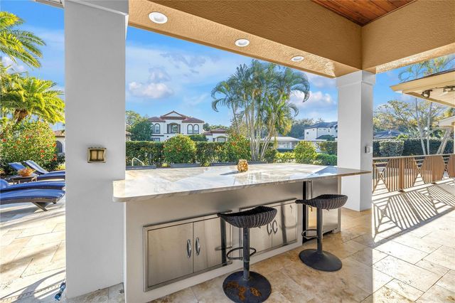 134 RIVIERA WAY NE, St Petersburg, FL 33704