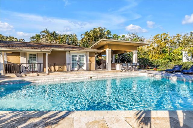 134 RIVIERA WAY NE, St Petersburg, FL 33704