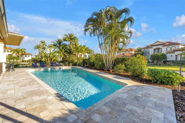 134 RIVIERA WAY NE, St Petersburg, FL 33704