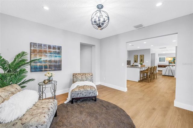 134 RIVIERA WAY NE, St Petersburg, FL 33704