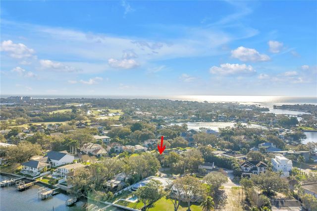 134 RIVIERA WAY NE, St Petersburg, FL 33704