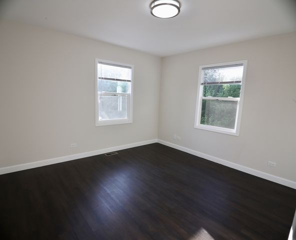14 Edgewood Road, Vernon Hills, IL 60061
