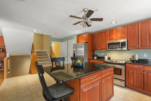 3003 Maple Brook Rd 3003, Bellingham, MA 02019