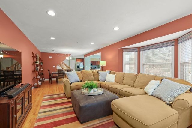 3003 Maple Brook Rd 3003, Bellingham, MA 02019