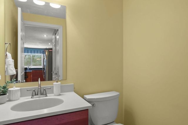 3003 Maple Brook Rd 3003, Bellingham, MA 02019