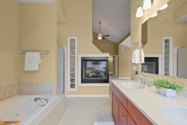 3003 Maple Brook Rd 3003, Bellingham, MA 02019