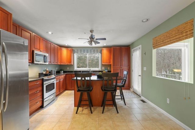 3003 Maple Brook Rd 3003, Bellingham, MA 02019