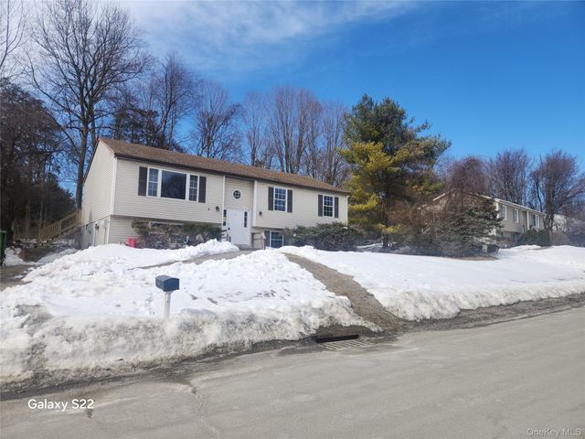 41 Holly Hill Drive, Wingdale, NY 12594