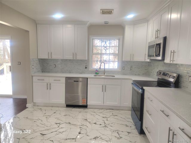 41 Holly Hill Drive, Wingdale, NY 12594