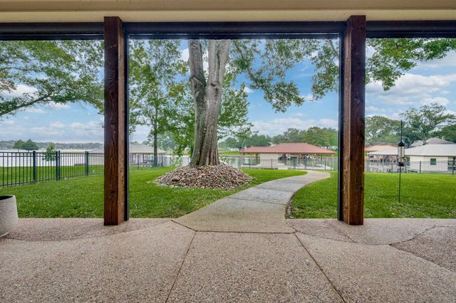 112 Marina Dr, Bullard, TX 75757