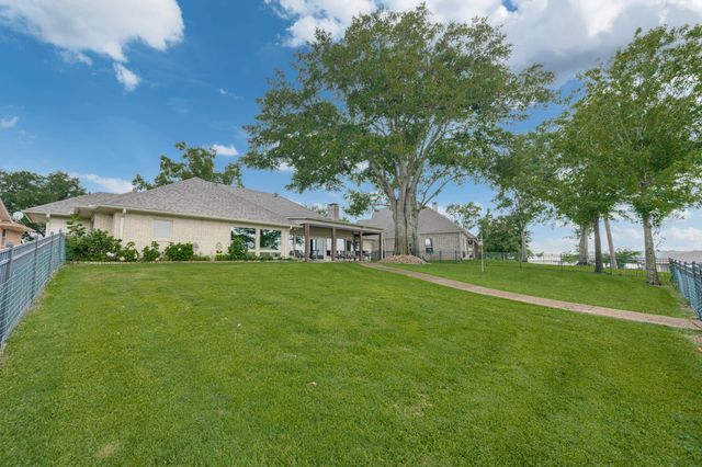 112 Marina Dr, Bullard, TX 75757