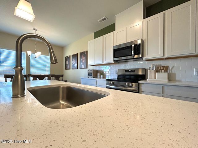 107 Harvest Bluff Lane, Jacksonville, NC 28546