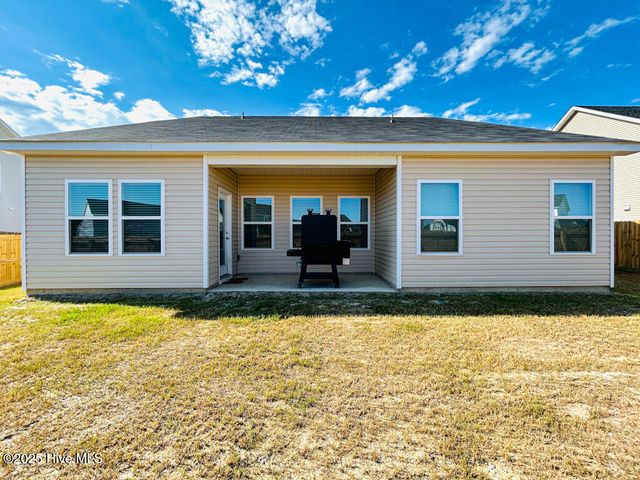 107 Harvest Bluff Lane, Jacksonville, NC 28546