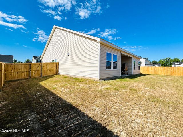 107 Harvest Bluff Lane, Jacksonville, NC 28546