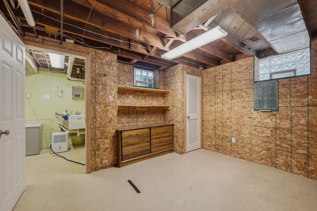 1423 Henry Street, Ann Arbor, MI 48104