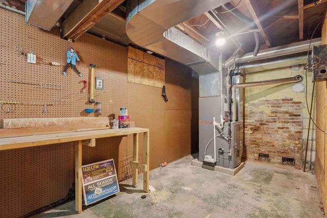 1423 Henry Street, Ann Arbor, MI 48104