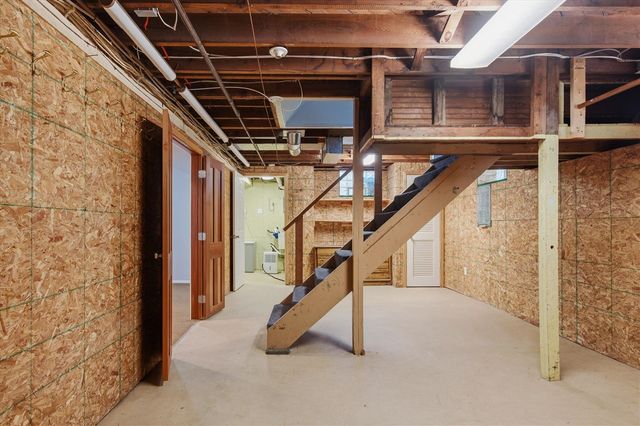 1423 Henry Street, Ann Arbor, MI 48104