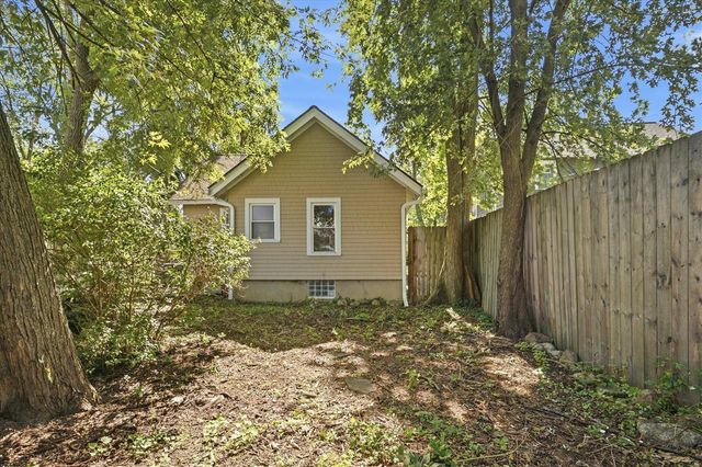 1423 Henry Street, Ann Arbor, MI 48104
