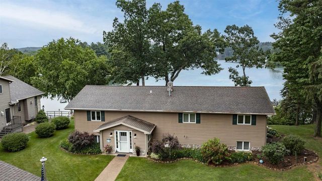 N2980 HIGHLAND LANE, Waupaca, WI 54981