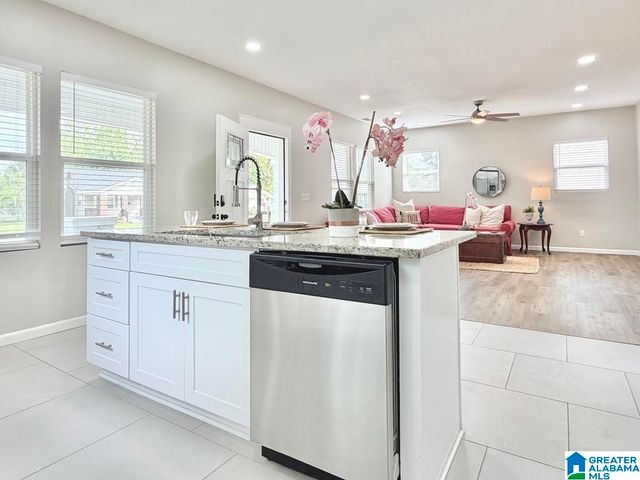 2610 AVENUE F, Birmingham, AL 35218