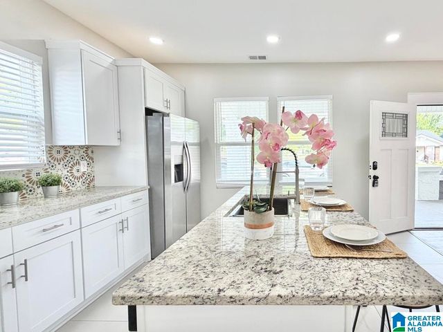 2610 AVENUE F, Birmingham, AL 35218
