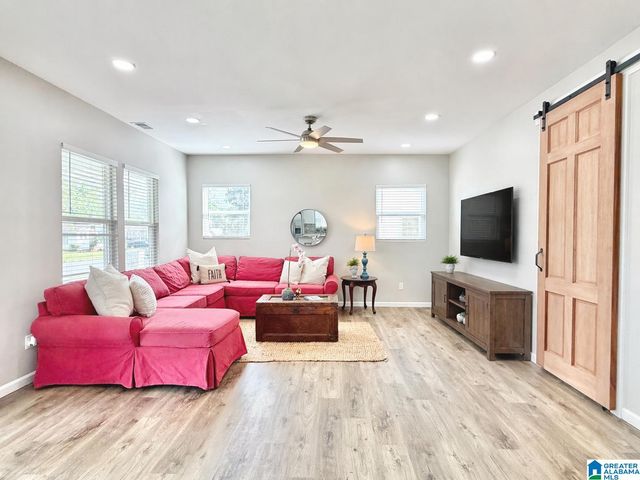 2610 AVENUE F, Birmingham, AL 35218