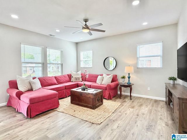 2610 AVENUE F, Birmingham, AL 35218
