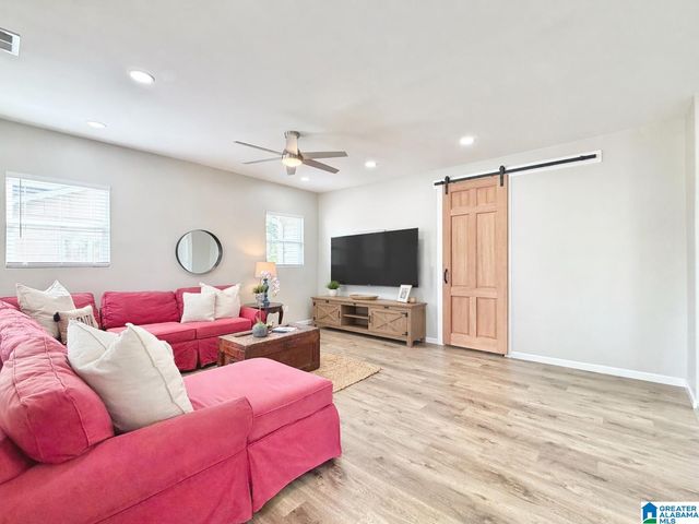 2610 AVENUE F, Birmingham, AL 35218