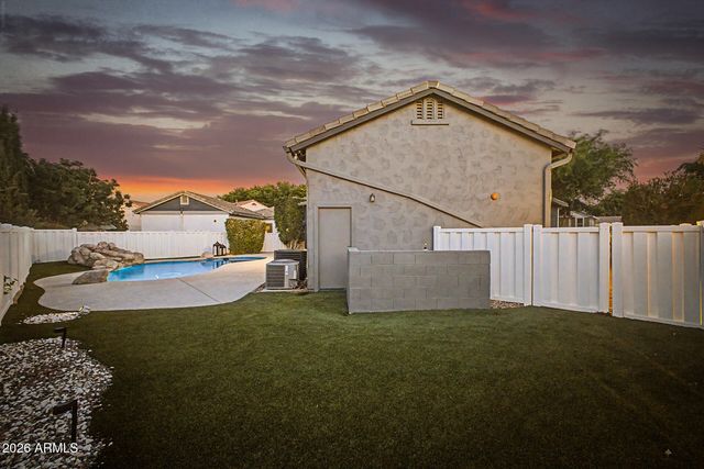 2732 E TAMARISK Street, Gilbert, AZ 85296