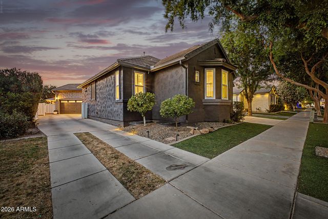 2732 E TAMARISK Street, Gilbert, AZ 85296