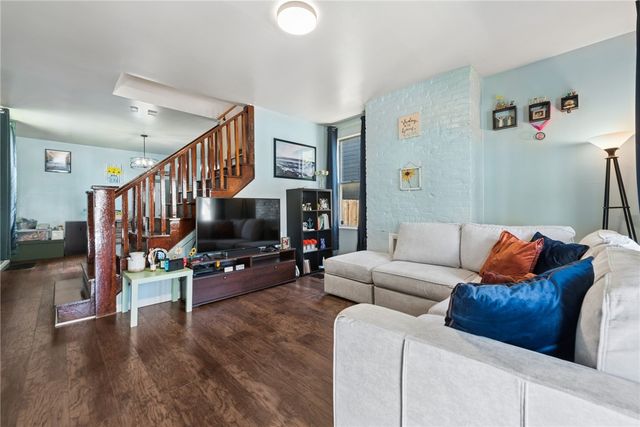 522 Marie Ave, Avalon, PA 15202