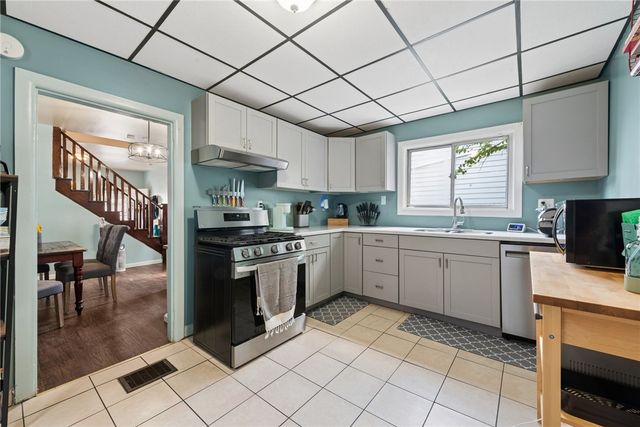 522 Marie Ave, Avalon, PA 15202