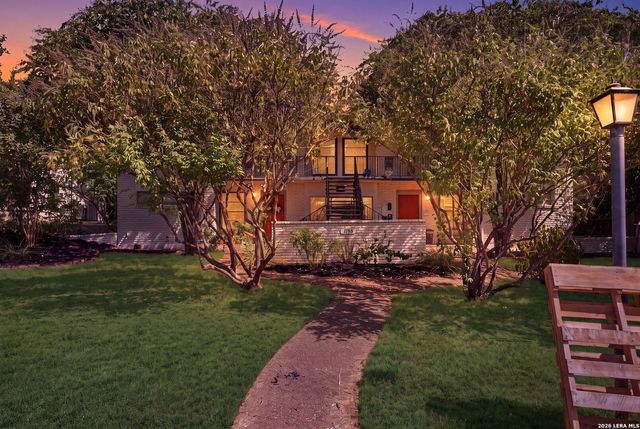 1157 Garraty Rd Apt C, Terrell Hills, TX 78209