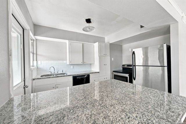 1157 Garraty Rd Apt C, Terrell Hills, TX 78209