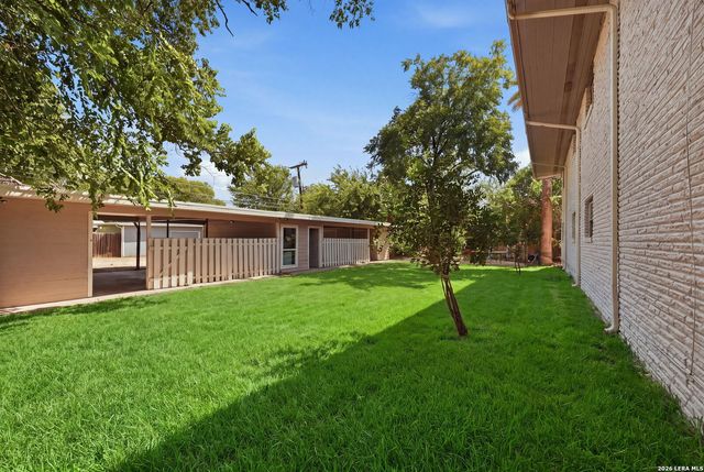 1157 Garraty Rd Apt C, Terrell Hills, TX 78209