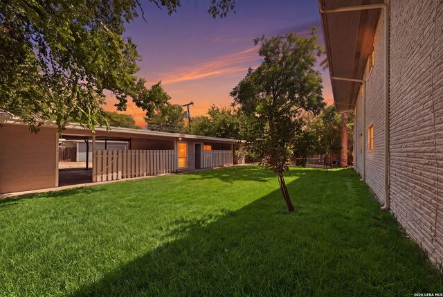 1157 Garraty Rd Apt C, Terrell Hills, TX 78209