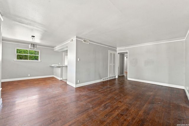 1157 Garraty Rd Apt C, Terrell Hills, TX 78209