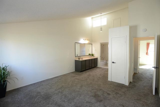 1401 Hood Rd, Sacramento, CA 95825