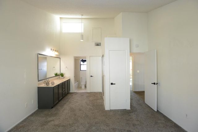 1401 Hood Rd, Sacramento, CA 95825