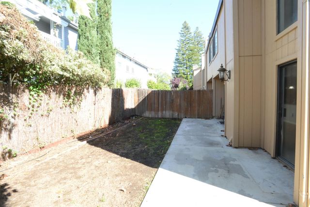 1401 Hood Rd, Sacramento, CA 95825