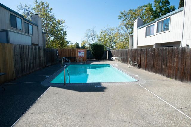 1401 Hood Rd, Sacramento, CA 95825