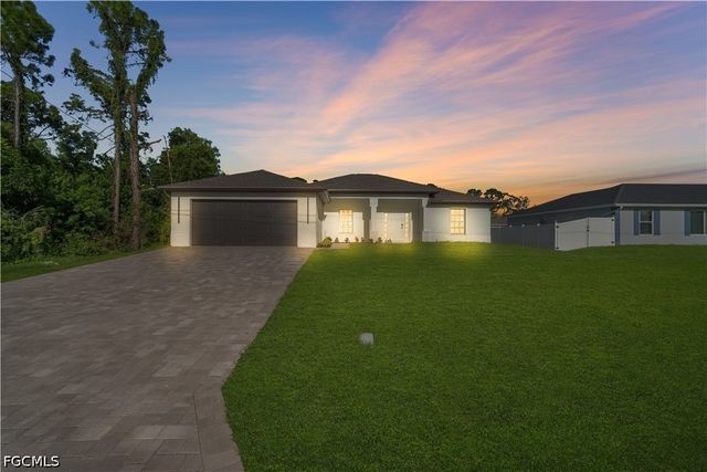 3449 NE 8th PL, Cape Coral, FL 33909