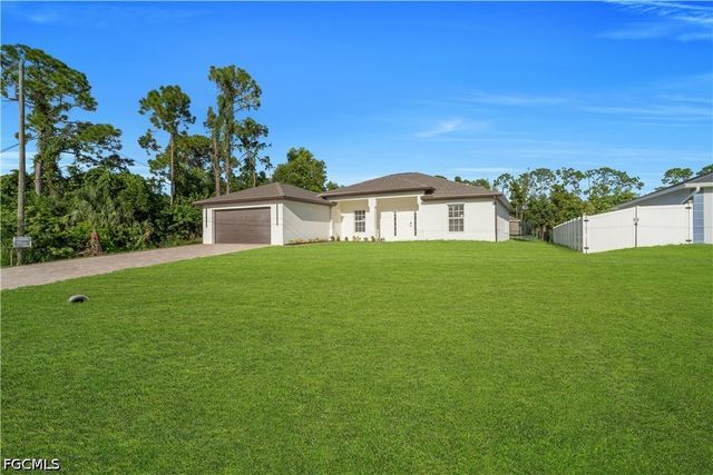 3449 NE 8th PL, Cape Coral, FL 33909